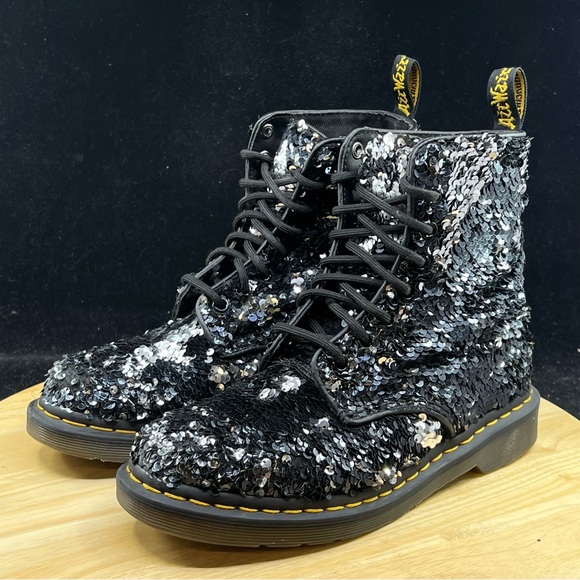 Dr. Martens Women's 1460 Pascal Seqn Black Fashion Boot Size 7 - Picture 2 of 10